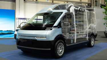 Delivan rival to the Ford Transit Custom, revealed at the CV show