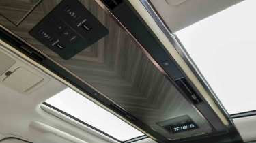 Lexus LM - overhead console