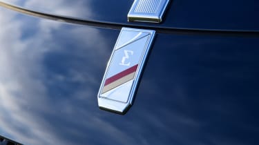 DS 9 PHEV - badge