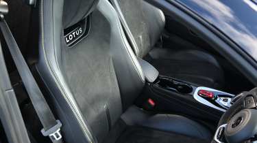 Lotus Emira Turbo SE - seats