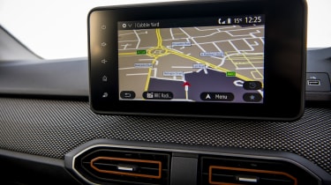 Dacia Sandero Stepway - infotainment screen displaying navigation