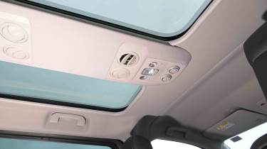 Vauxhall Vivaro Life - overhead console