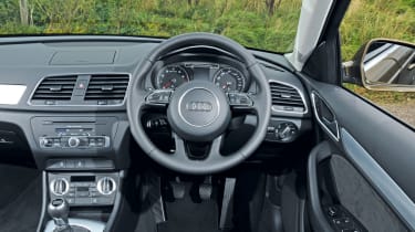 Audi Q3 dash