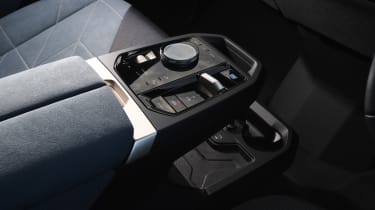 BMW iX - control