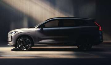 New Volvo XC70 - side profile 