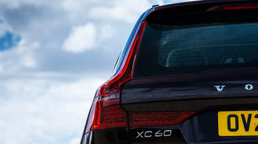 Volvo XC60 B5 facelift - tail light