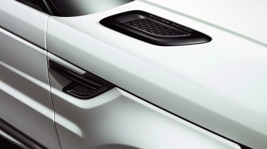 Land-Rover-Range-Rover-Sport-Stealth-Pack-vents