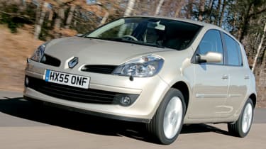Front view of Renault Clio Initiale