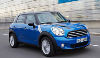 MINI Countryman ALL4 front action