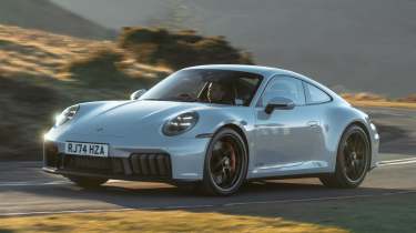 Porsche 911 Carrera GTS - front tracking