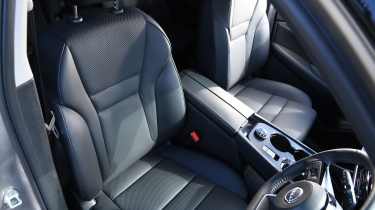 Nissan X-Trail N-Trek e-Power - front seat