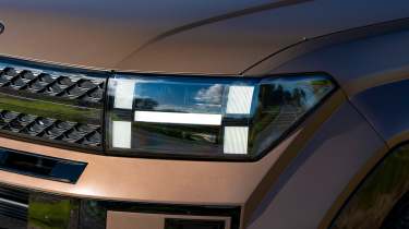 Hyundai Santa Fe - headlight