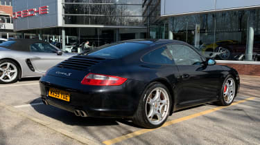 Porsche 911 feature - rear