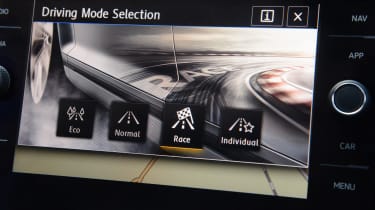 Mountune VW Golf R - screen