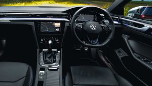 Volkswagen Arteon R Shooting Brake - dash
