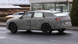 Citroen C5 electric car spy shots