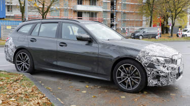 BMW 3 Series Touring - spyshot 3
