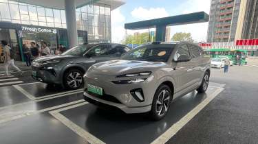 Cars connected to a BYD Flash Charging Station