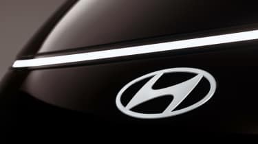 Hyundai Staria - Hyundai badge