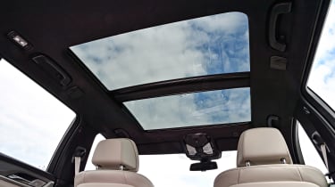 BMW 530d Touring - panoramic roof