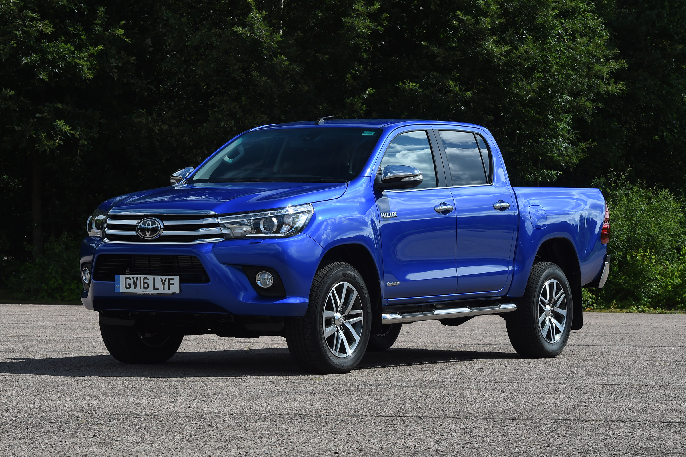 Used Toyota Hilux review | Auto Express