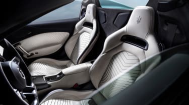 Maserati MC20 Cielo - seats