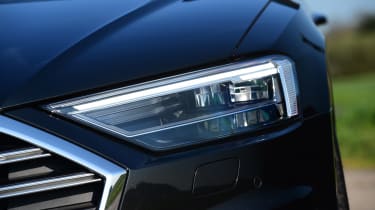 Audi A8 55 TFSI - front light