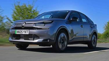 Citroen e-C4 - front tracking
