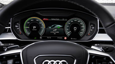 Audi A8 60 TFSI e - dials