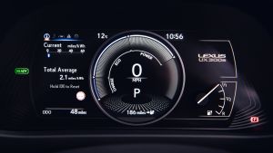 Lexus UX 300e - dials