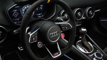 Audi TT RS Coupe iconic edition - steering wheel