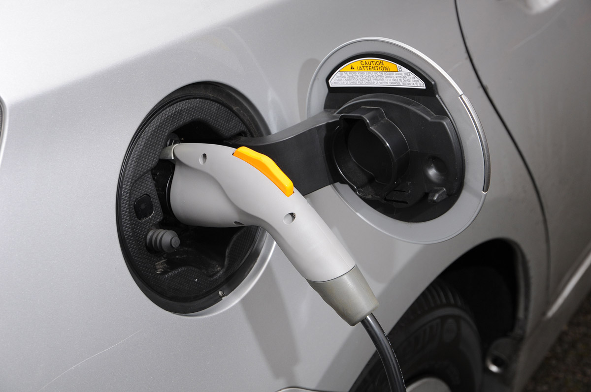 UK Plugin Car Grant extended to February 2016 Auto Express