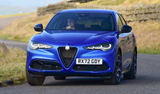 Alfa Romeo Stelvio - front cornering