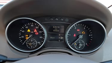 Used Mercedes M-Class - dials