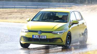 All Season tyre test - Volkswagen Golf wet cornering 