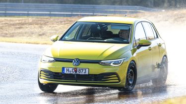 All Season tyre test - Volkswagen Golf wet cornering