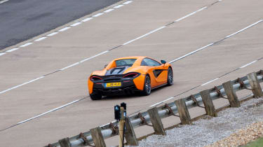 Britain&#039;s driverless car network - McLaren 570S