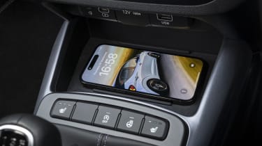 Hyundai i10 - wireless charging pad