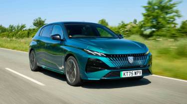 Peugeot E-308 - front tracking