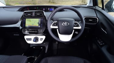 Toyota Prius Plug-in - dash