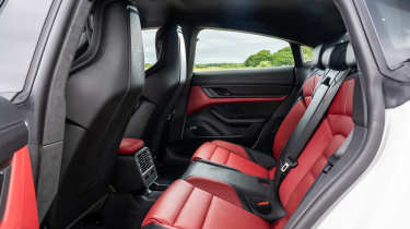 Porsche Taycan Turbo S - rear seats