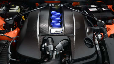 Lexus RC F - engine