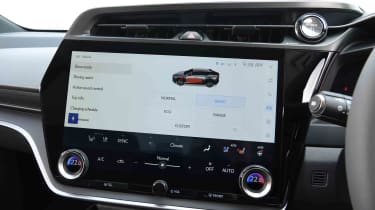 Lexus RZ 300e - driving mode screen