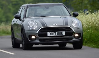 MINI Cooper Black Clubman - front