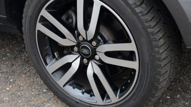 Land Rover Discovery wheel