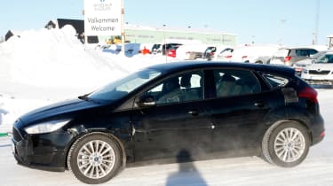 Ford Focus spied - front/side