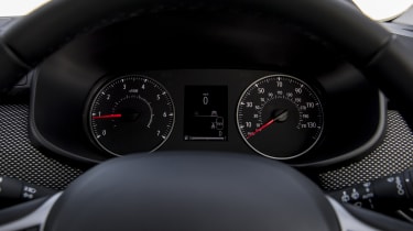 Dacia Sandero Stepway - instrument dials