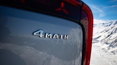 Mercedes GLB 2025 snow - rear detail