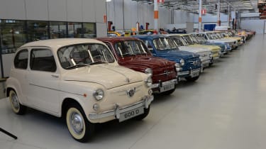 SEAT 600 D and SEAT 600 L - front