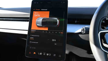 Polestar 3 - infotainment charging screen